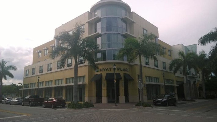 delray_HOTELfront