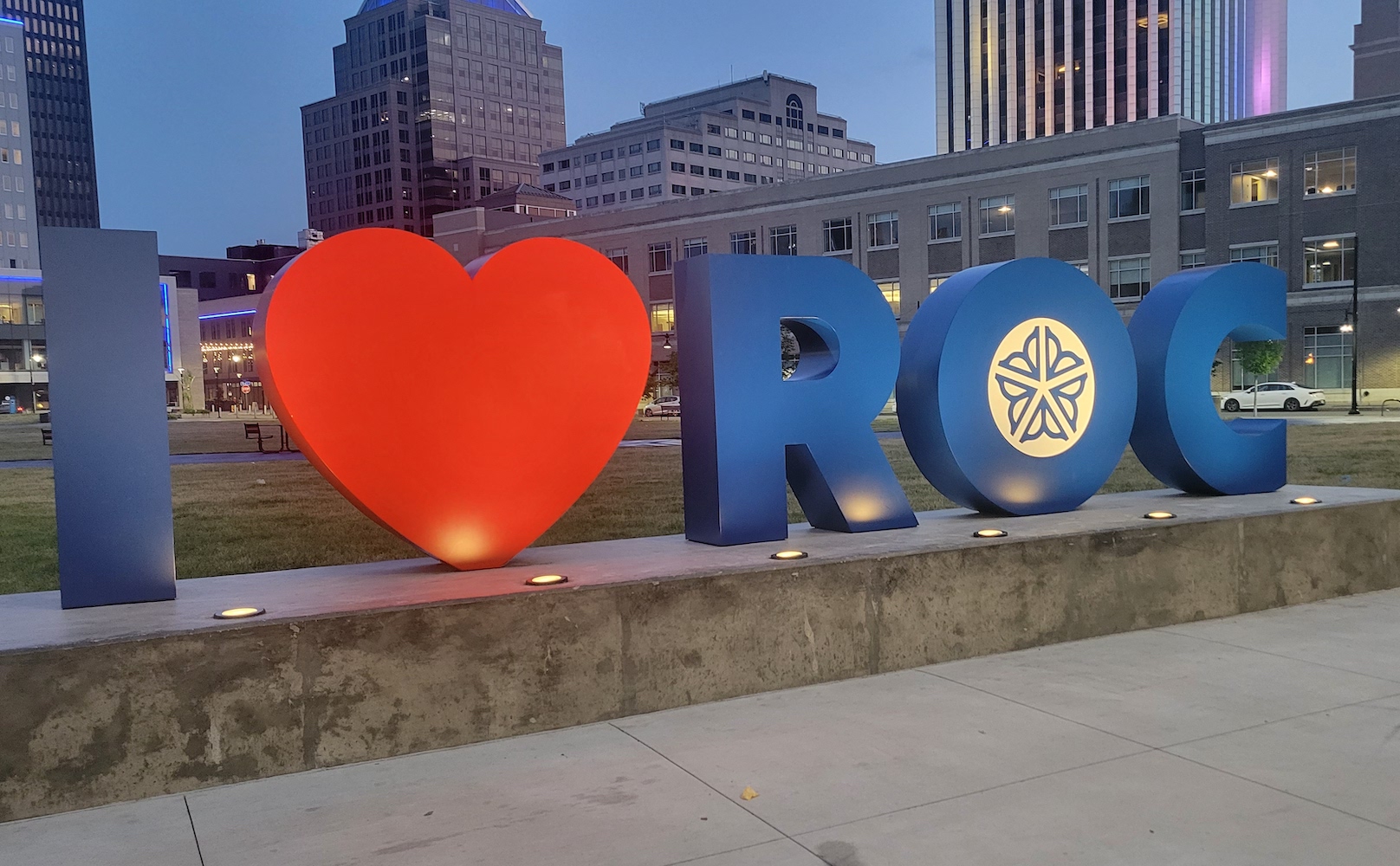 Rochester I love Roc sign